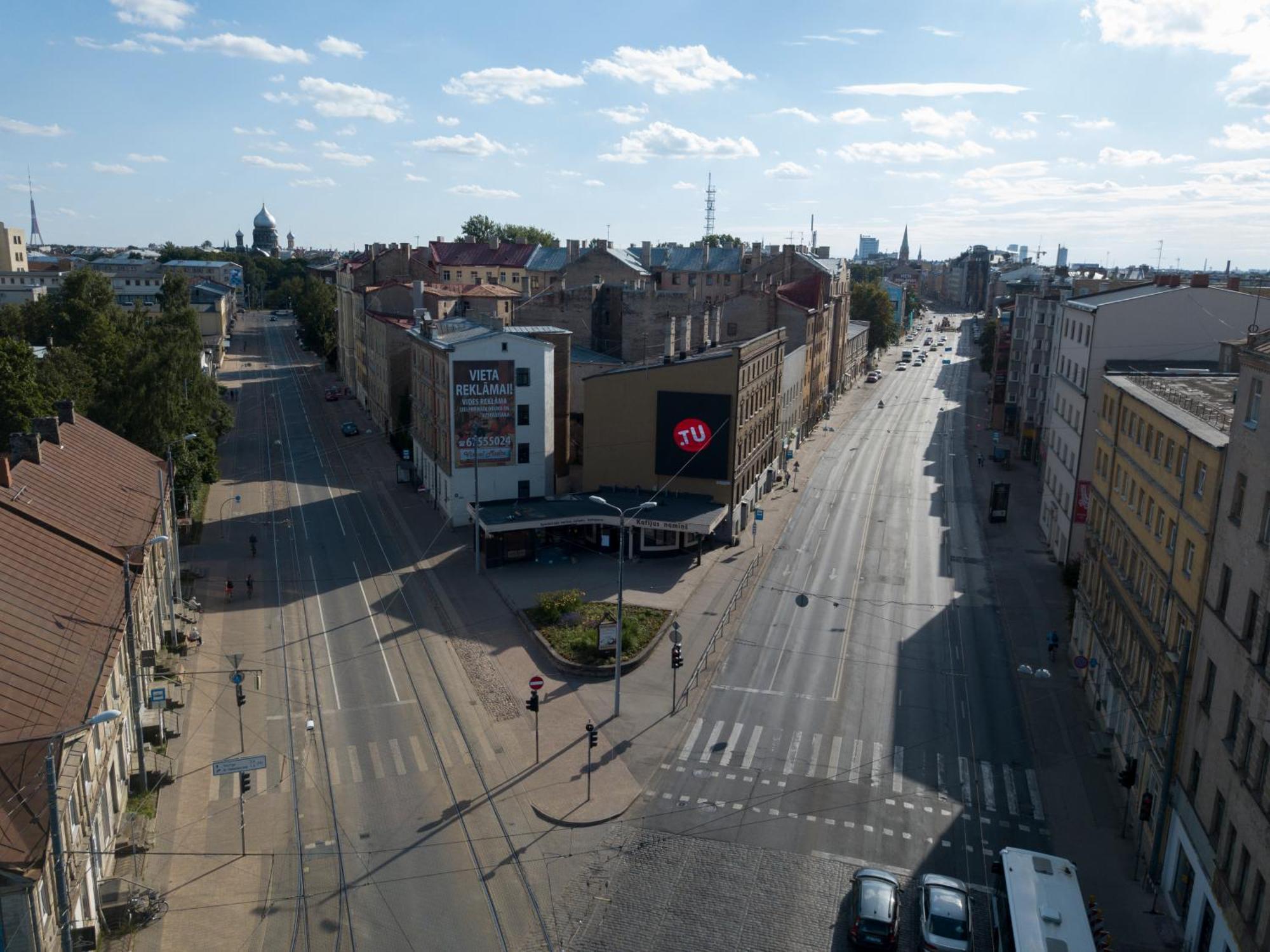 Aparthotel Riga Exterior foto Aerial view of the street