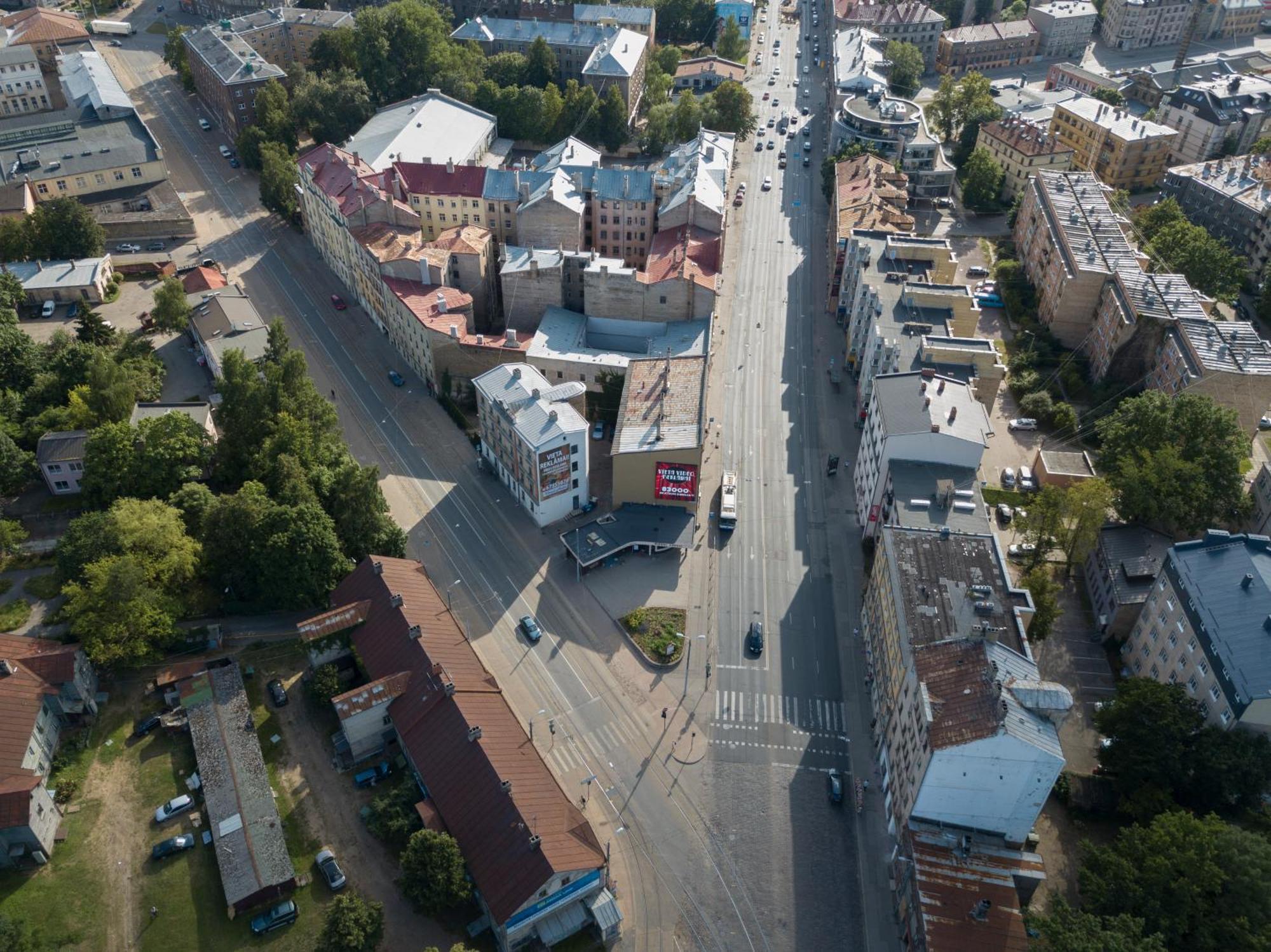 Aparthotel Riga Exterior foto Aerial view of the street