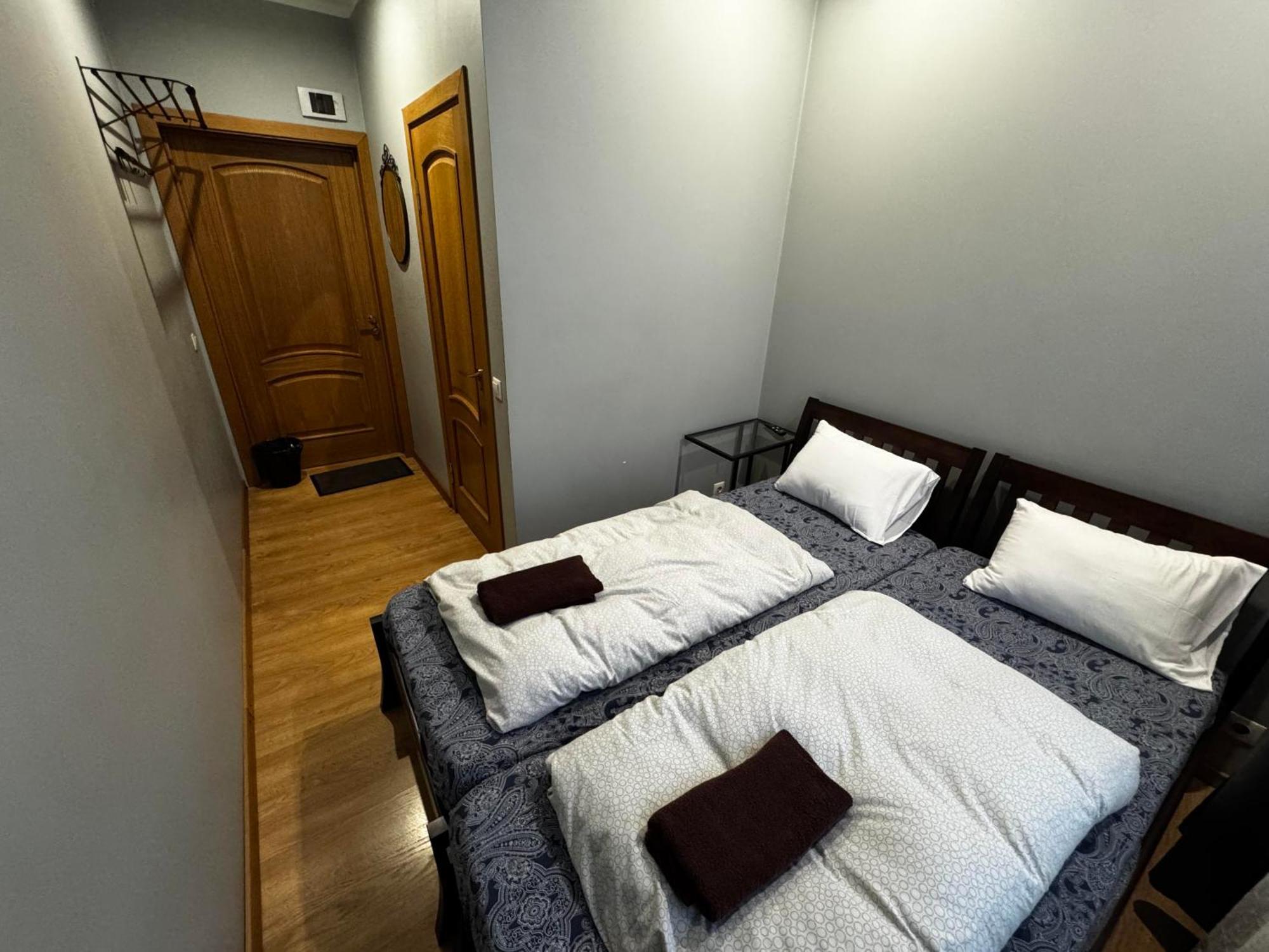Aparthotel Riga Exterior foto A room at a capsule hotel in Tokyo, Japan